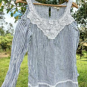 Vintage America Blues long sleeve open shoulder blouse